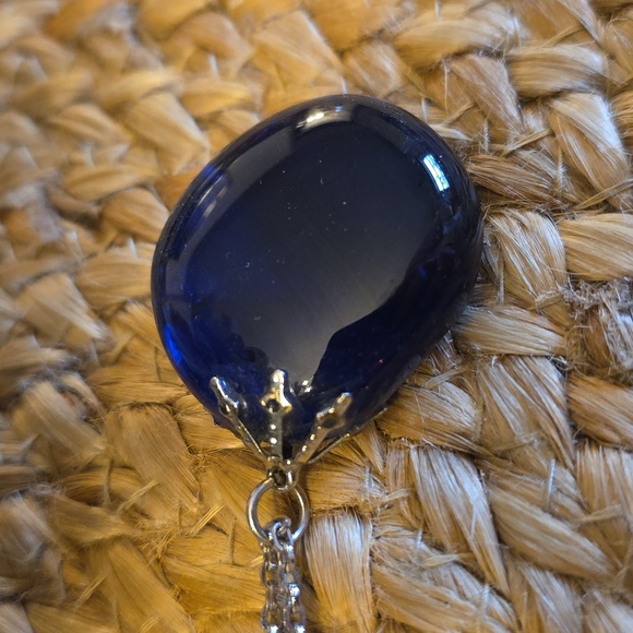 Deep Blue Stone Pendant Necklace - Picture 3 of 8
